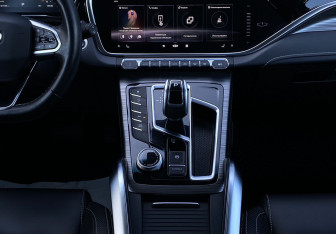 Подержанный автомобиль Geely Atlas Pro 2022 года (13 фото)
