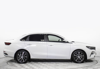 Подержанный автомобиль Geely Emgrand 2024 года (4 фото)