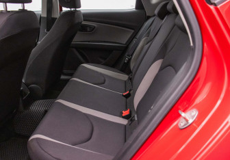 Подержанный автомобиль SEAT Leon Hatchback 2013 года (11 фото)