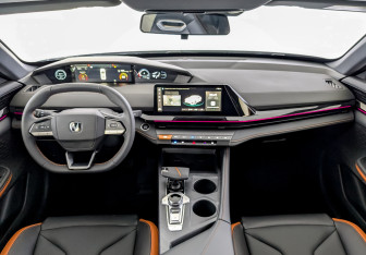 Новый Changan UNI-V 2024 (10 фото)