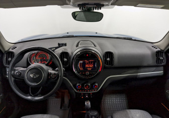 Подержанный автомобиль MINI Countryman 2017 года (22 фото)