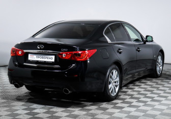 Подержанный автомобиль Infiniti Q50 2017 года (5 фото)