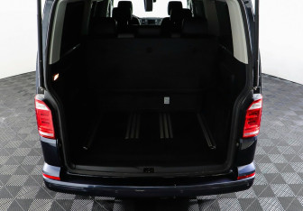 Подержанный автомобиль Volkswagen Multivan 2018 года (21 фото)