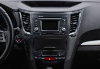 Подержанный автомобиль Subaru Outback Wagon 2012 года (14 фото)