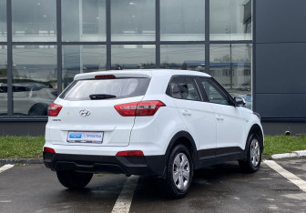 Подержанный автомобиль Hyundai Creta 2019 года (5 фото)