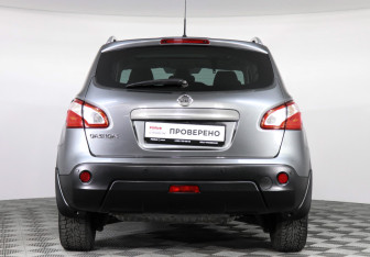 Подержанный автомобиль Nissan Qashqai 2011 года (6 фото)