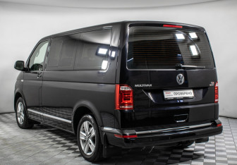 Подержанный автомобиль Volkswagen Multivan 2017 года (7 фото)