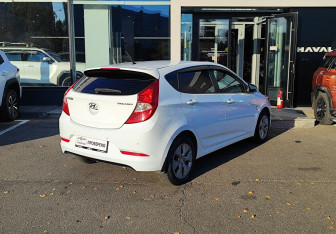 Подержанный автомобиль Hyundai Solaris Hatchback 2015 года (5 фото)