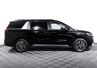 Подержанный автомобиль Kia Carnival 2020 года (4 фото)