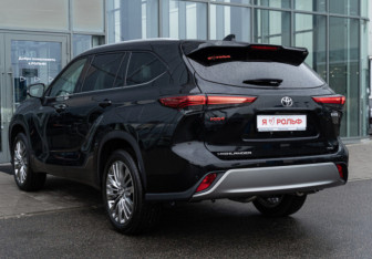 Новый Toyota Highlander 2025 (8 фото)