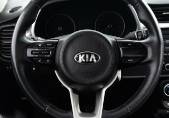 Подержанный автомобиль Kia Rio Sedan 2020 года (14 фото)