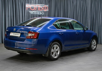 Подержанный автомобиль Skoda Octavia Liftback 2018 года (5 фото)
