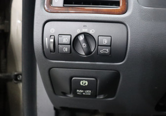 Подержанный автомобиль Volvo XC70 2012 года (12 фото)