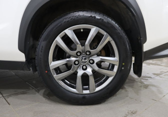 Подержанный автомобиль Lexus NX 2018 года (9 фото)