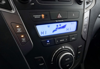 Подержанный автомобиль Hyundai Santa Fe 2014 года (26 фото)