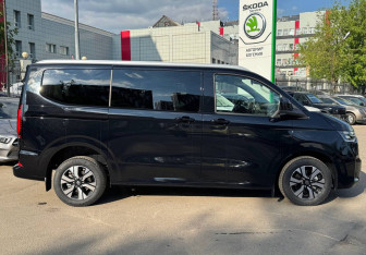 Новый Volkswagen Caravelle 2025 (4 фото)