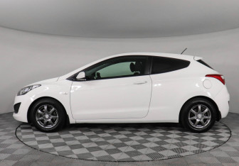 Подержанный автомобиль Hyundai i30 Hatchback 2013 года (8 фото)