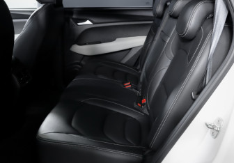 Подержанный автомобиль Chevrolet Captiva 2022 года (10 фото)