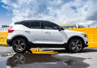 Подержанный автомобиль Volvo XC40 2019 года (8 фото)