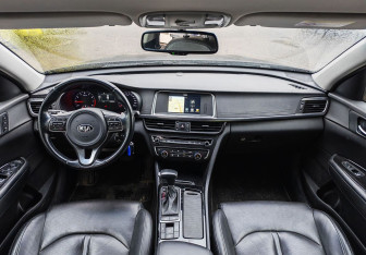 Подержанный автомобиль Kia Optima Sedan 2018 года (11 фото)