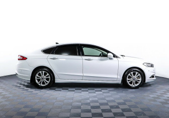 Подержанный автомобиль Ford Mondeo Sedan 2018 года (4 фото)