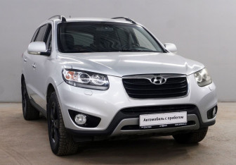 Подержанный автомобиль Hyundai Santa Fe 2011 года (3 фото)