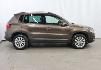 Подержанный автомобиль Volkswagen Tiguan 2016 года (7 фото)