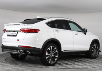 Подержанный автомобиль Geely Tugella 2022 года (5 фото)