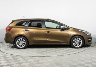 Подержанный автомобиль Kia Ceed Wagon 2015 года (4 фото)
