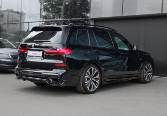 Подержанный автомобиль BMW X7 2019 года (4 фото)