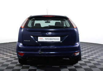 Подержанный автомобиль Ford Focus Hatchback 2010 года (6 фото)