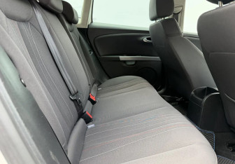 Подержанный автомобиль SEAT Leon Hatchback 2012 года (11 фото)