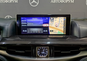 Подержанный автомобиль Lexus LX 2015 года (17 фото)