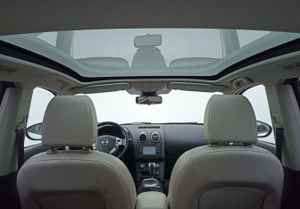 Подержанный автомобиль Nissan Qashqai 2011 года (12 фото)