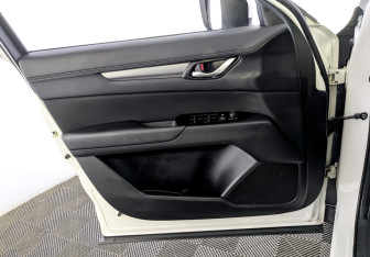 Подержанный автомобиль Mazda CX-5 2021 года (19 фото)