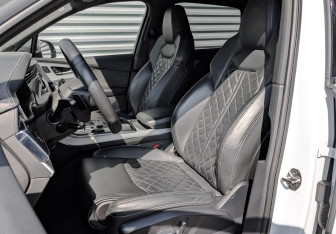 Подержанный автомобиль Audi Q7 2020 года (20 фото)