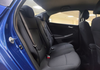 Подержанный автомобиль Hyundai Solaris Sedan 2011 года (13 фото)