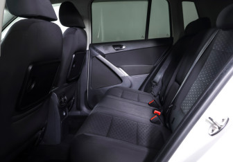 Подержанный автомобиль Volkswagen Tiguan 2008 года (11 фото)