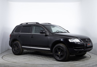 Подержанный автомобиль Volkswagen Touareg 2004 года (3 фото)