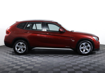 Подержанный автомобиль BMW X1 2010 года (4 фото)