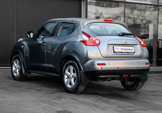 Подержанный автомобиль Nissan Juke 2013 года (6 фото)