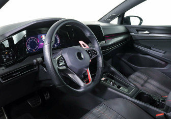 Подержанный автомобиль Volkswagen Golf GTI Hatchback 2021 года (11 фото)