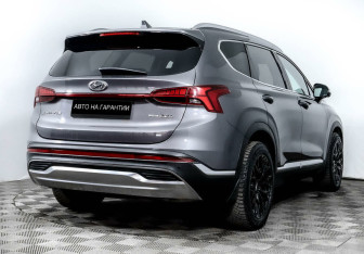 Подержанный автомобиль Hyundai Santa Fe 2021 года (3 фото)