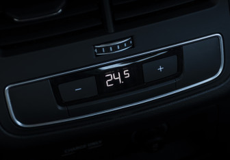Подержанный автомобиль Audi A4 Sedan 2020 года (16 фото)
