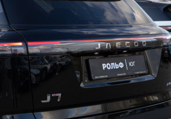 Подержанный автомобиль Jaecoo J7 2023 года (25 фото)