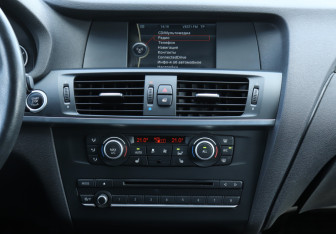 Подержанный автомобиль BMW X3 2014 года (15 фото)