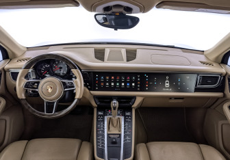 Подержанный автомобиль Porsche Macan 2015 года (14 фото)