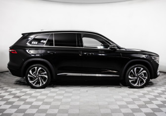 Подержанный автомобиль Geely Monjaro 2024 года (4 фото)