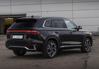 Подержанный автомобиль Geely Monjaro 2024 года (6 фото)