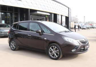 Подержанный автомобиль Opel Zafira Compactvan 2013 года (3 фото)